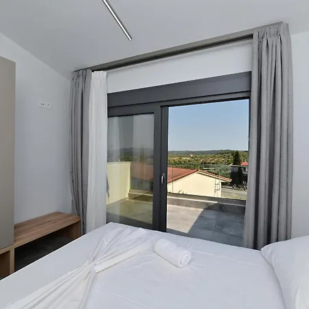 度假居 Agios Nikolaos Villas *